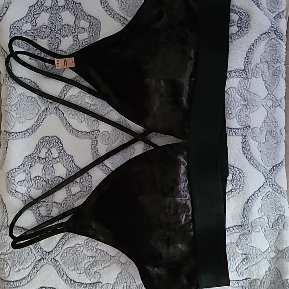 Pink Victoria's Secret black velvor bralette XL. - Picture 2 of 6